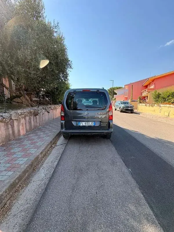 Usata Citroën Berlingo Feel 99 CV (72 kW) 2018 Grigio Monovolume