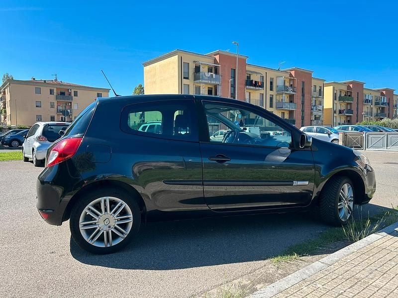 Usata Renault Clio IV Dynamique 98 CV (72 kW) 2012 Berlina