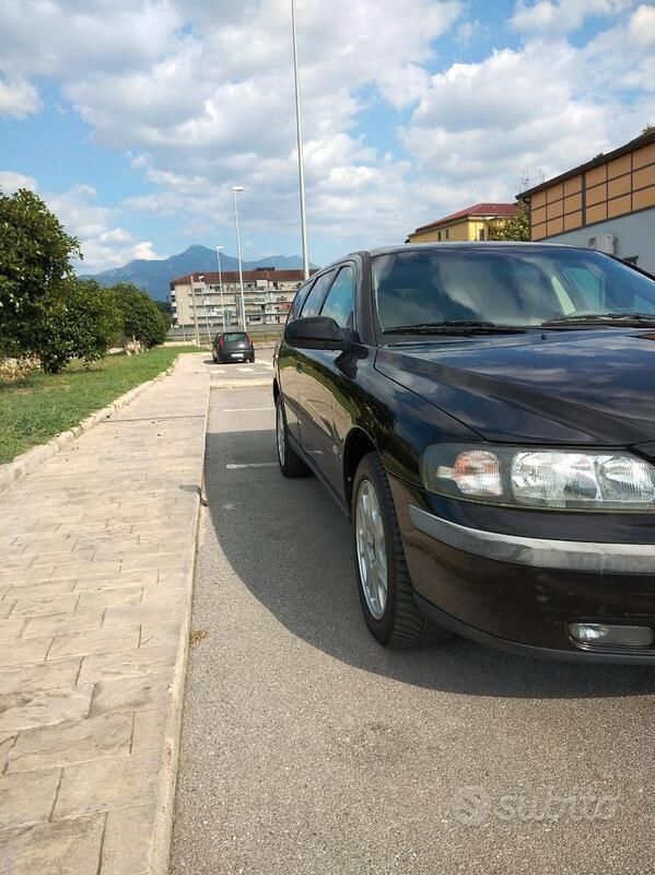Nero Usata 2002 Volvo V70 Station wagon | 2999 € (Buon prezzo) - Immagine 1/4