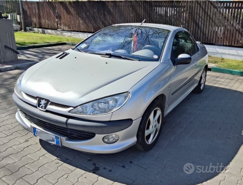 Grigio Usata 2001 Peugeot 206 CC Cabrio | 2000 € - Immagine 1/4
