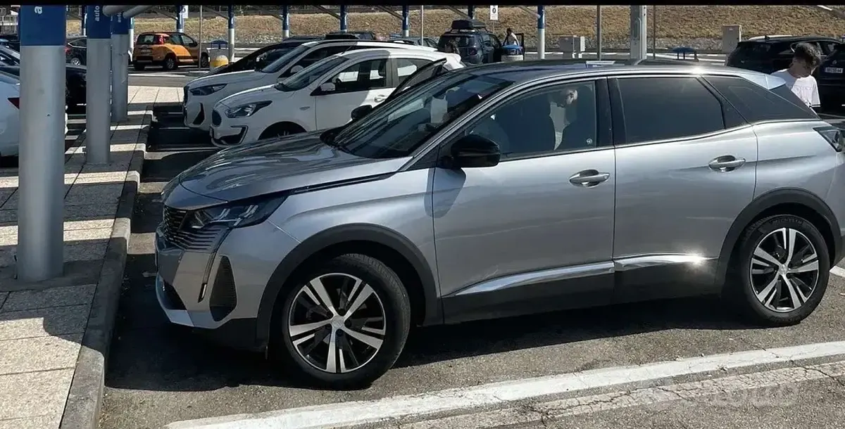 Usata Peugeot 3008 Allure 120 CV (88 kW) 2024 SUV