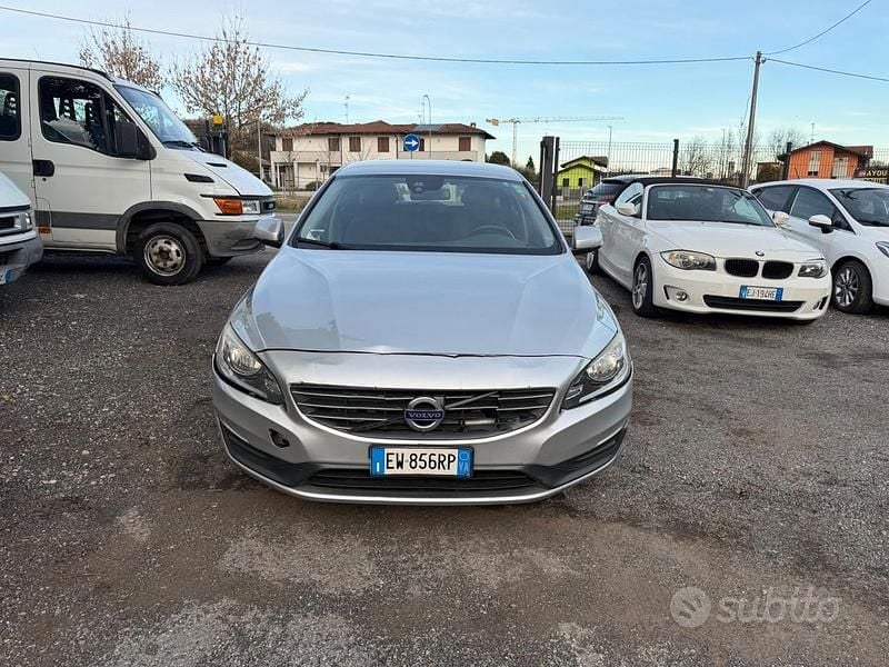 Usata Volvo V60 Momentum 115 CV (84 kW) 2014 Grigio Station wagon