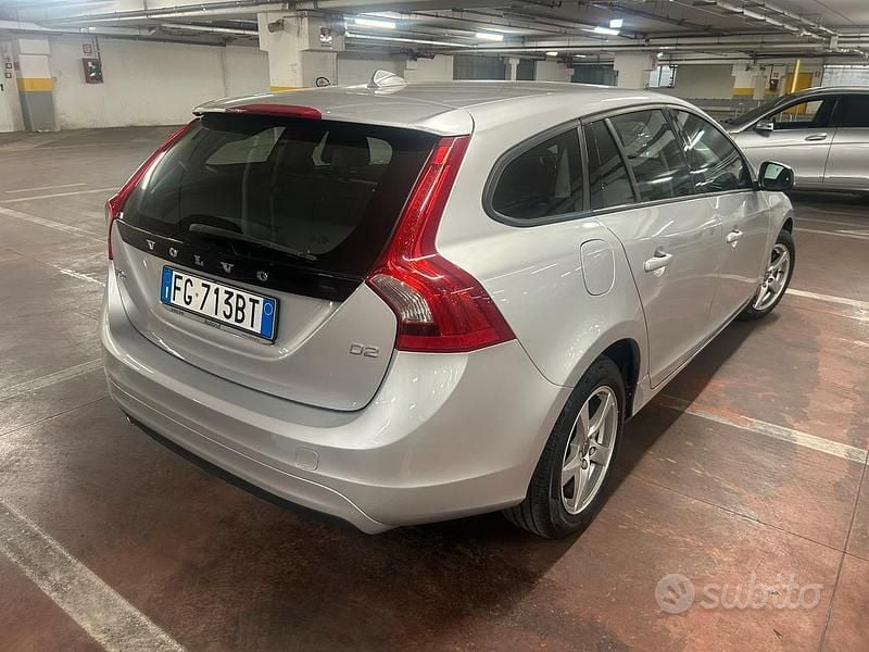 Usata Volvo V60 203 CV (149 kW) 2016 Grigio Station wagon