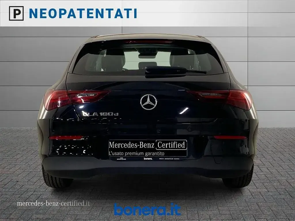 Usata Mercedes CLA180 Shooting Brake Advanced 116 CV (85 kW) 2025 Blu Station wagon