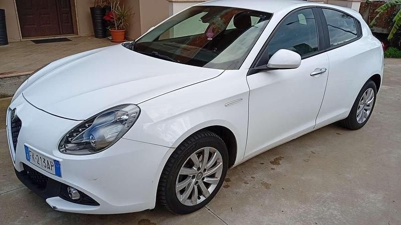 Usata Alfa Romeo Giulietta Super 120 CV (88 kW) 2017 Berlina