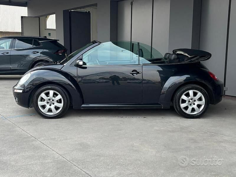 Usata VW New Beetle 75 CV (55 kW) 2008 Nero Utilitaria