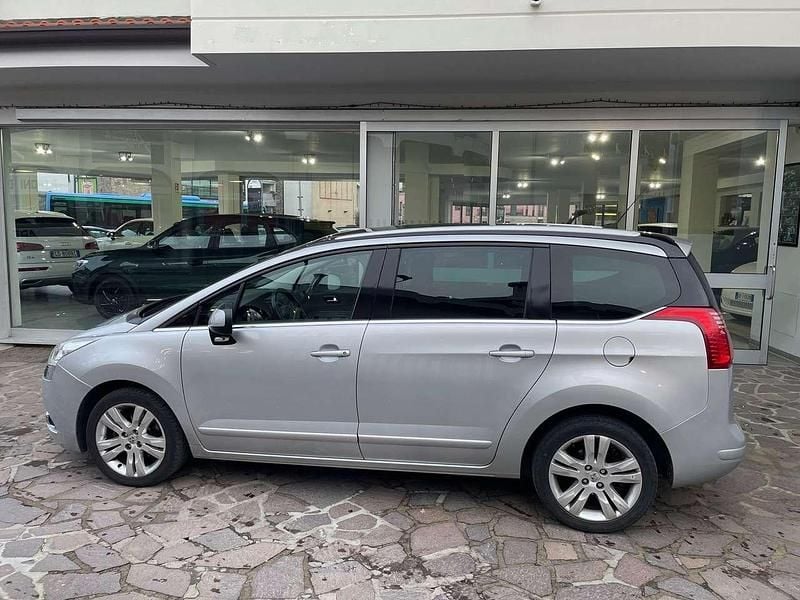 Usata Peugeot 5008 Allure 156 CV (114 kW) 2010 Argento Monovolume