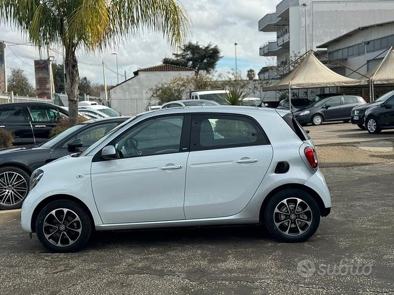 Usata Smart ForFour Passion 70 CV (51 kW) 2017 Bianco Utilitaria
