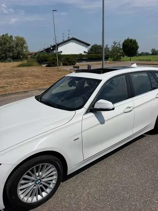 Usata BMW 320 Luxury Line 184 CV (135 kW) 2015 Bianco Station wagon