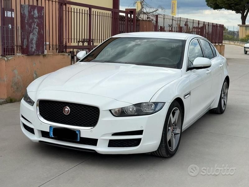 Usata Jaguar XE Pure 180 CV (132 kW) 2016 Bianco Berlina