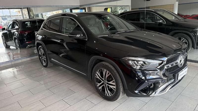 Usata Mercedes GLA180 116 CV (85 kW) 2024 Nero SUV