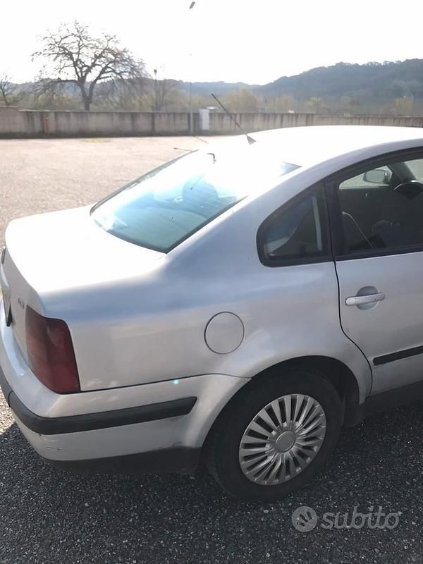 Usata VW Passat 1999 Grigio Berlina