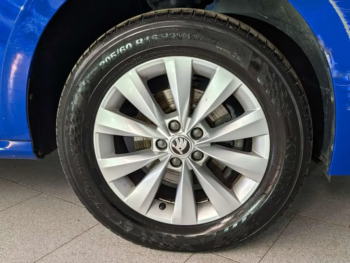Usado Skoda Kamiq Style 150 CV (110 kW) 2022 Azul SUV