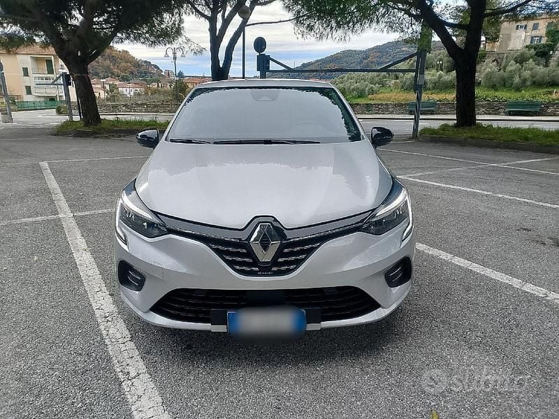 Usata Renault Clio V Techno 91 CV (66 kW) 2022 Grigio Berlina