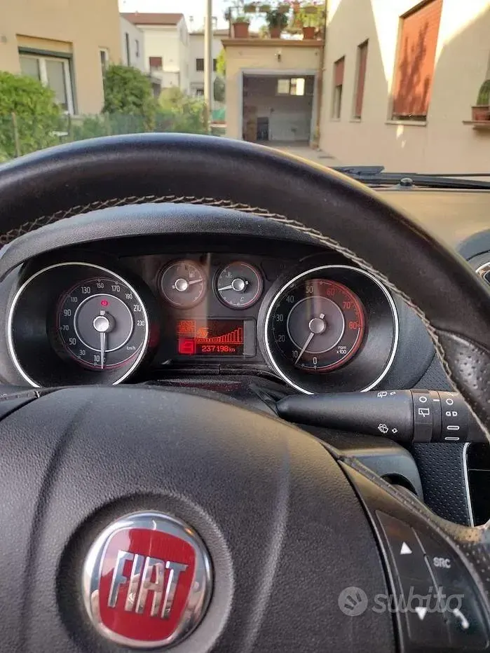 Usata Fiat Punto Evo 135 CV (99 kW) 2011 Nero Utilitaria