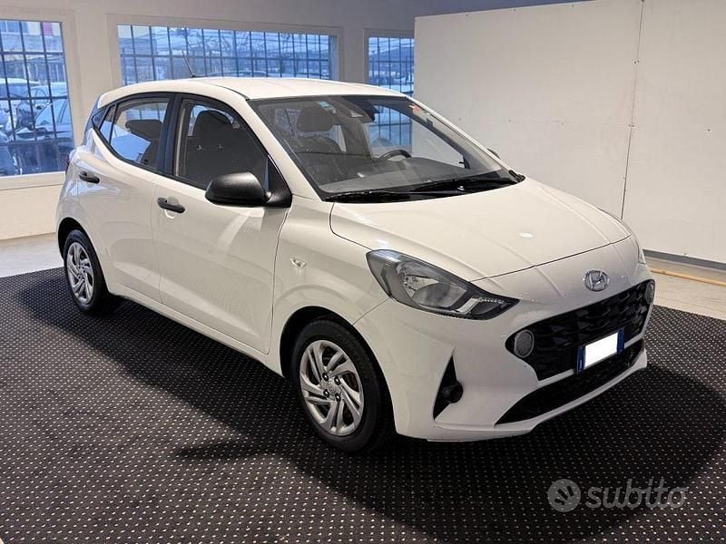 Usata Hyundai i10 Advanced 67 CV (49 kW) 2022 Bianco pastello Utilitaria