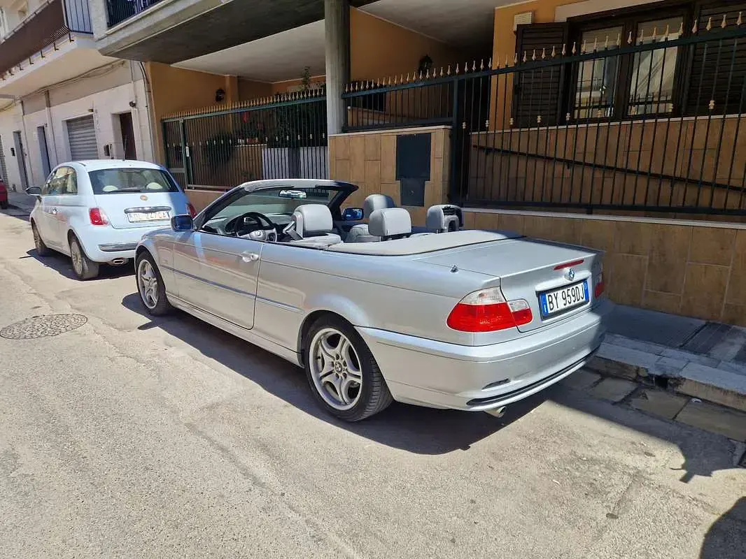 Usata BMW 318 143 CV (105 kW) 2002 Cabrio