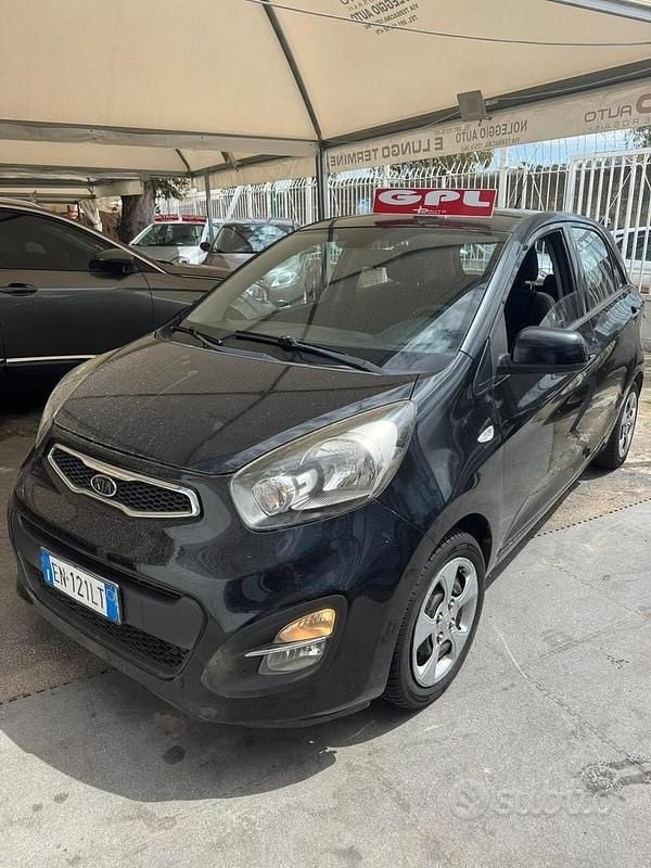 Usata Kia Picanto Style 69 CV (50 kW) 2012 Nero Utilitaria