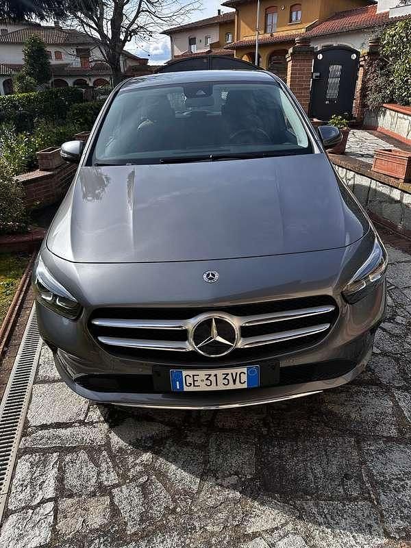 Usata Mercedes B180 116 CV (85 kW) 2021 Grigio Monovolume