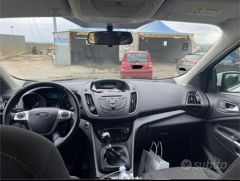 Usata Ford Kuga 120 CV (88 kW) 2015 Bianco SUV