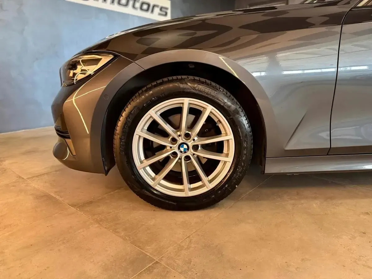 Usata BMW 320 Advantage 190 CV (139 kW) 2021 Grigio Station wagon