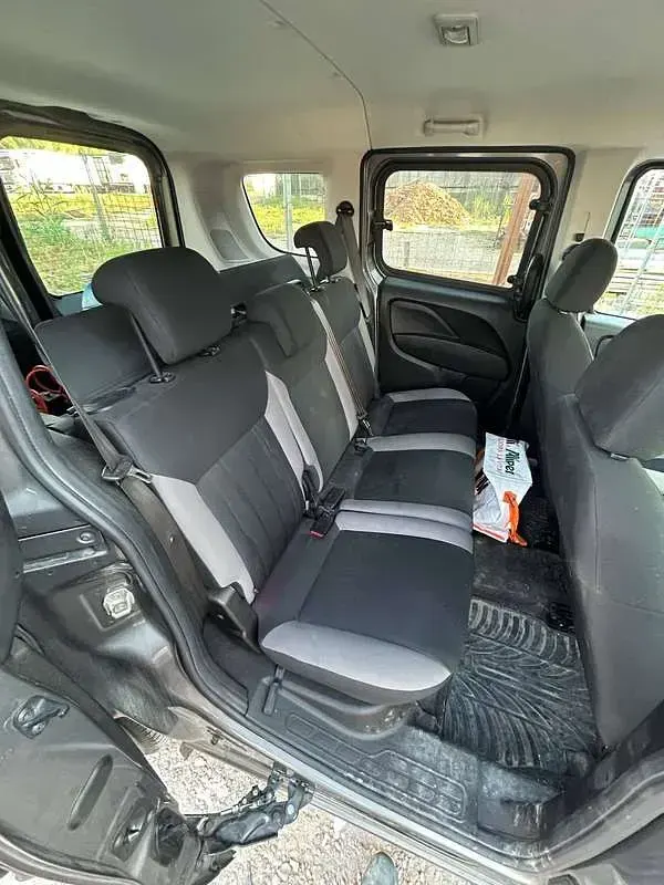 Usata Fiat Doblò Easy 95 CV (69 kW) 2023 Grigio Monovolume