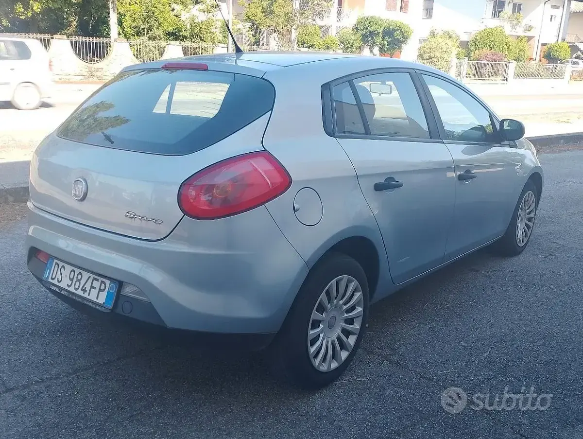 Usata Fiat Bravo 105 CV (77 kW) 2009 Grigio Utilitaria