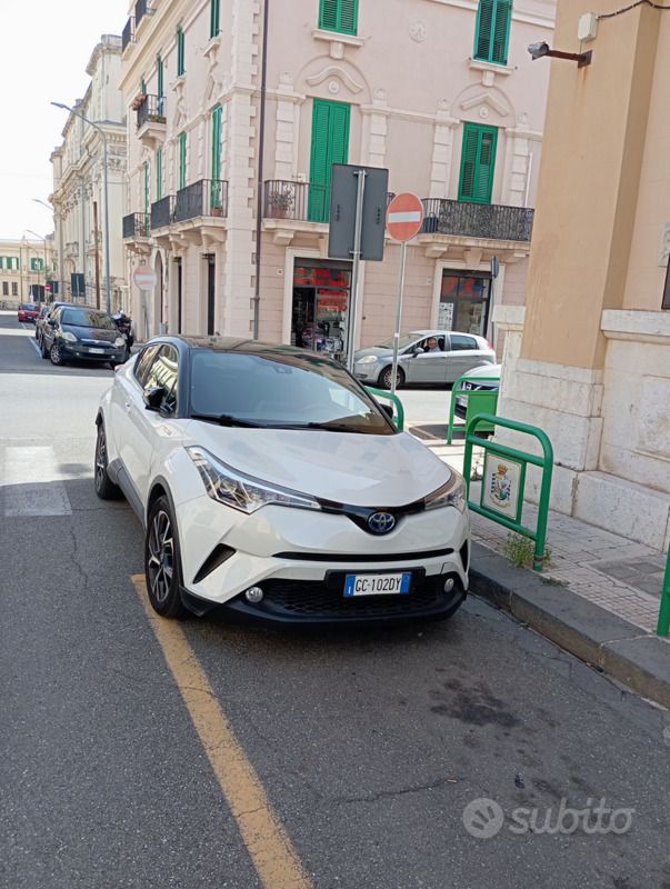 Usata Toyota C-HR 98 CV (72 kW) 2018 Bianco SUV
