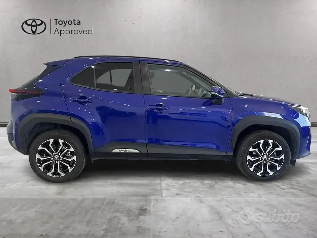 Usata Toyota Yaris Cross Trend 131 CV (96 kW) 2024 Blu SUV
