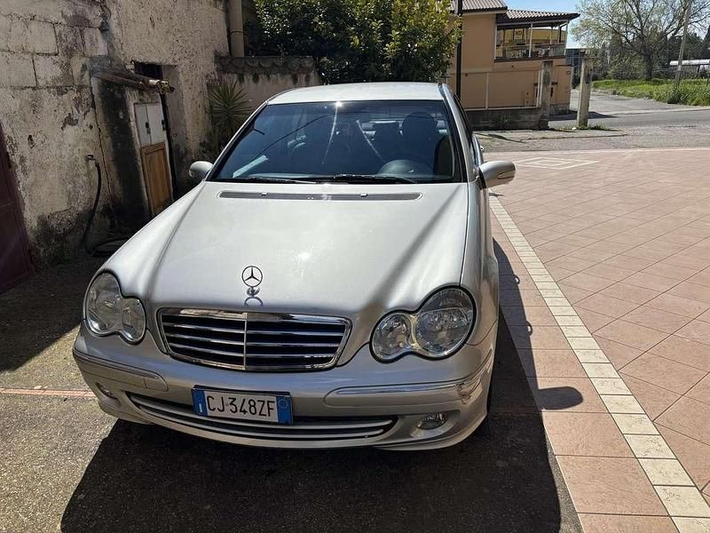 Usata Mercedes C220 Avantgarde 150 CV (110 kW) 2004 Berlina