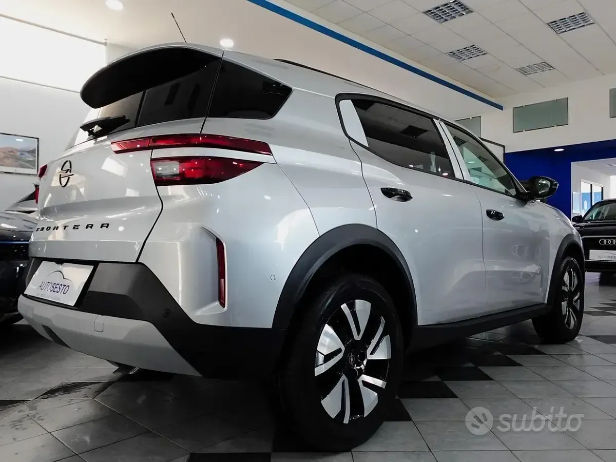 Nuova Opel Frontera 110 CV (80 kW) 2026 Grigio SUV