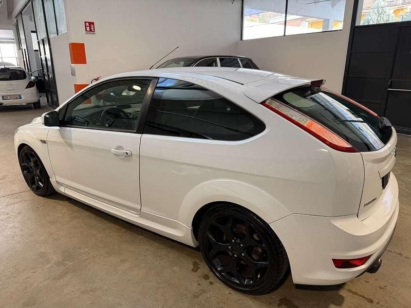 Usata Ford Focus ST 226 CV (166 kW) 2008 Bianco Berlina
