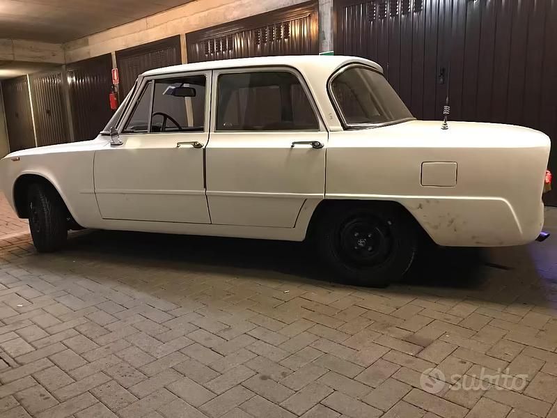 Usata Alfa Romeo Giulia 1300 Super 1970 Bianco Berlina