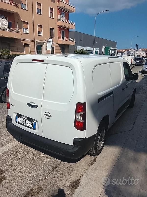 Usata Opel Combo Edition 101 CV (74 kW) 2021 Bianco Monovolume