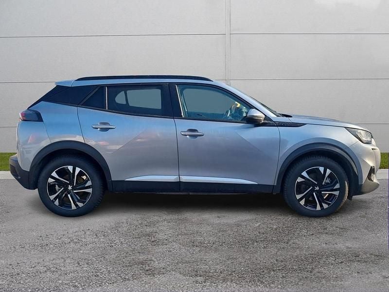 Usata Peugeot e-2008 Allure 100 kW (136 CV) 2021 Argento SUV