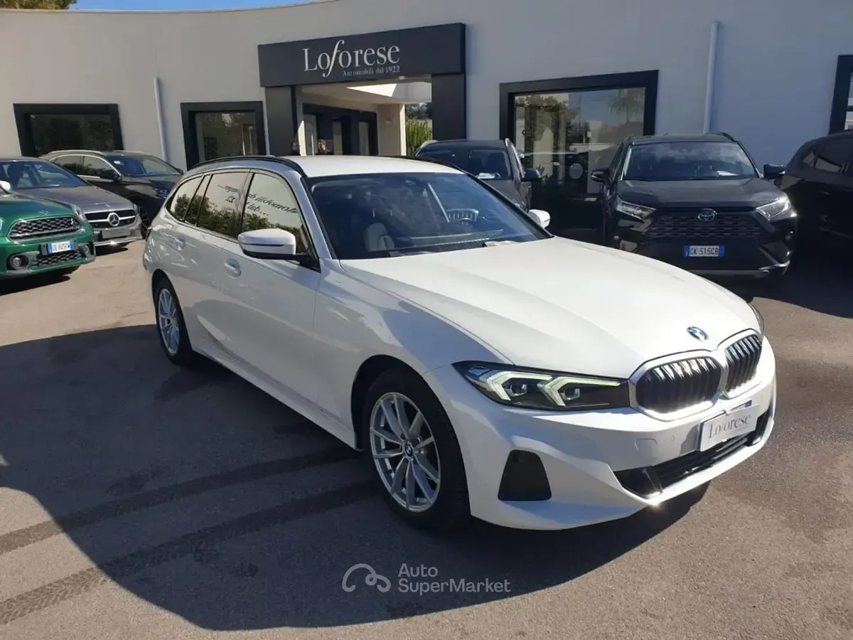 Usata BMW 318 Advantage 150 CV (110 kW) 2022 Nero metallizzato Station wagon
