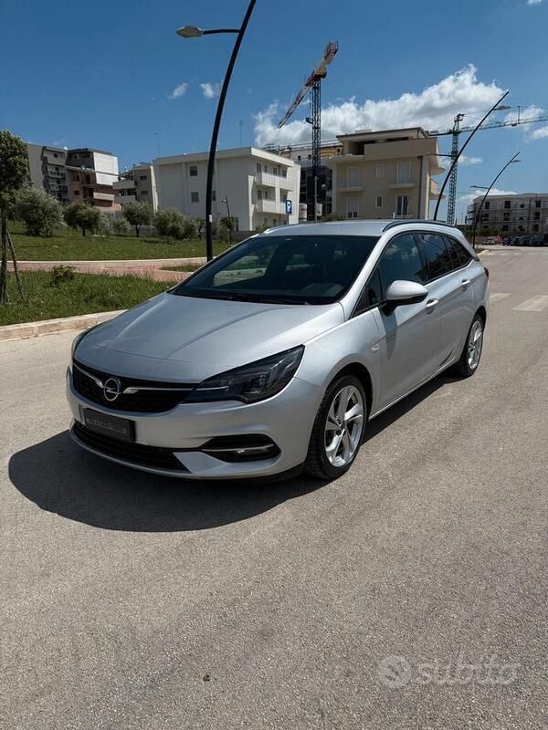 Usata Opel Astra Business Elegance 122 CV (89 kW) 2020 Grigio Station wagon