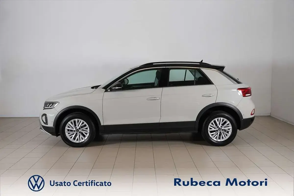 Usata VW T-Roc Life 110 CV (80 kW) 2023 Beige SUV