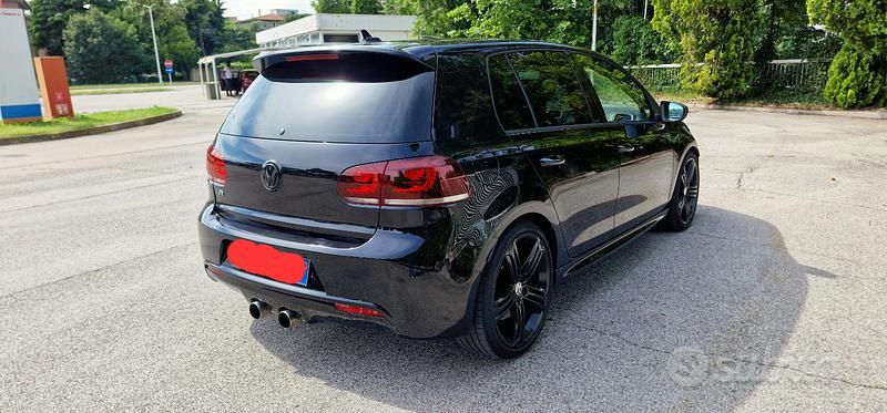 Usata VW Golf VI R 270 CV (198 kW) 2011 Nero Utilitaria