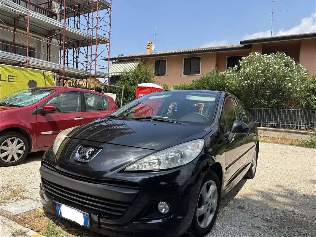Usata Peugeot 207 73 CV (53 kW) 2013 Berlina