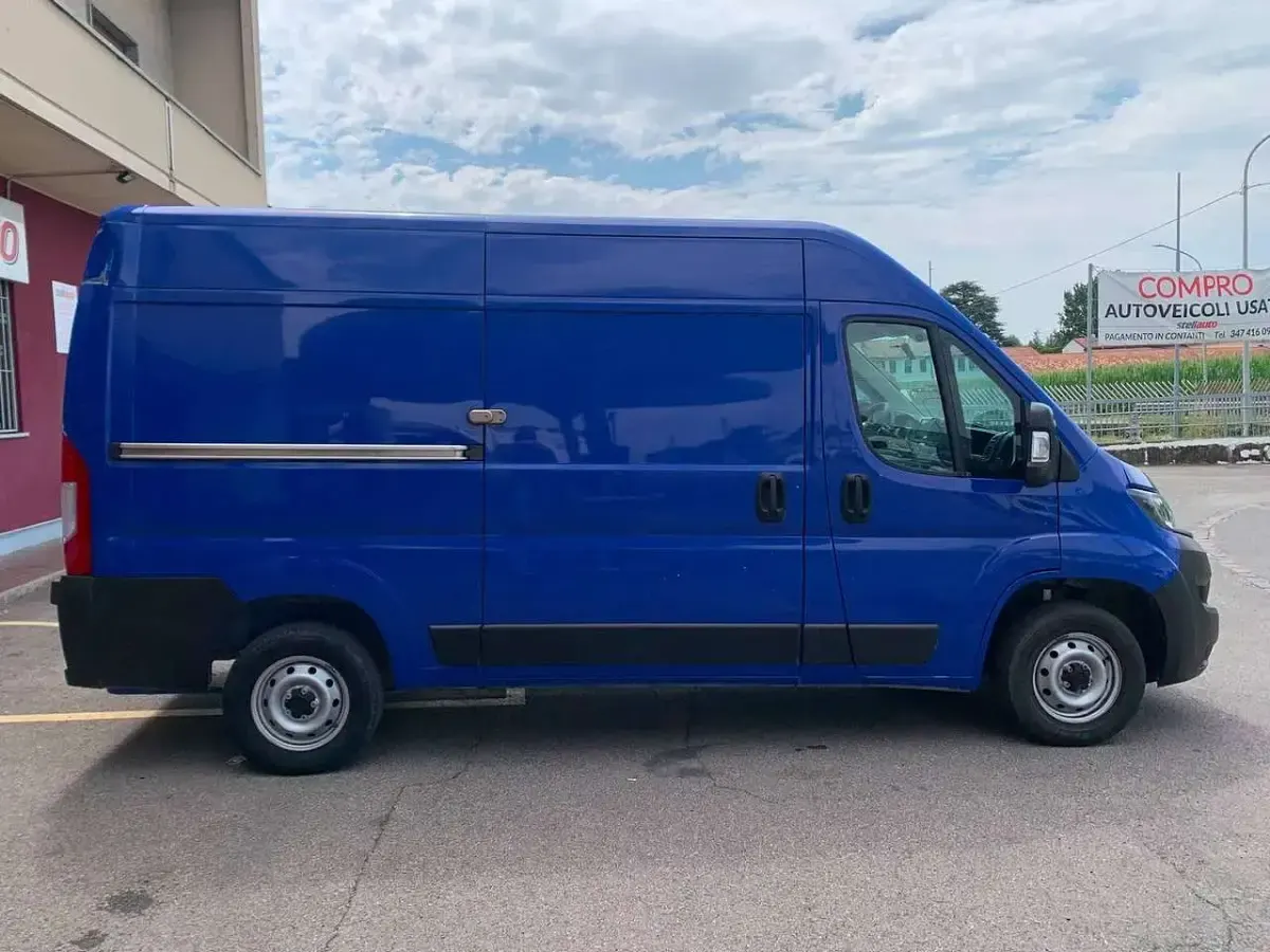 Usata Fiat Ducato 120 CV (88 kW) 2022 Blu/azzurro Furgone