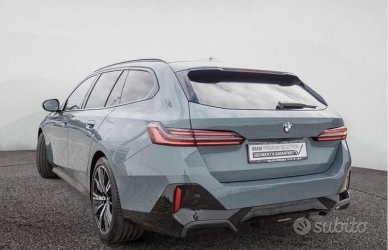 Usata BMW 520 M Sport 197 CV (144 kW) 2024 Verde Station wagon