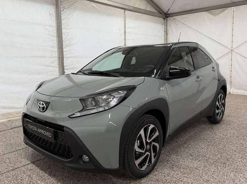 Verde Nuova 2025 Toyota Aygo X Trend SUV | 16.550 € (Buon prezzo) - Immagine 1/4