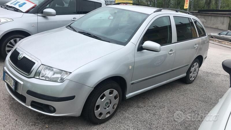 Usata Skoda Fabia 80 CV (58 kW) 2006 Argento Utilitaria