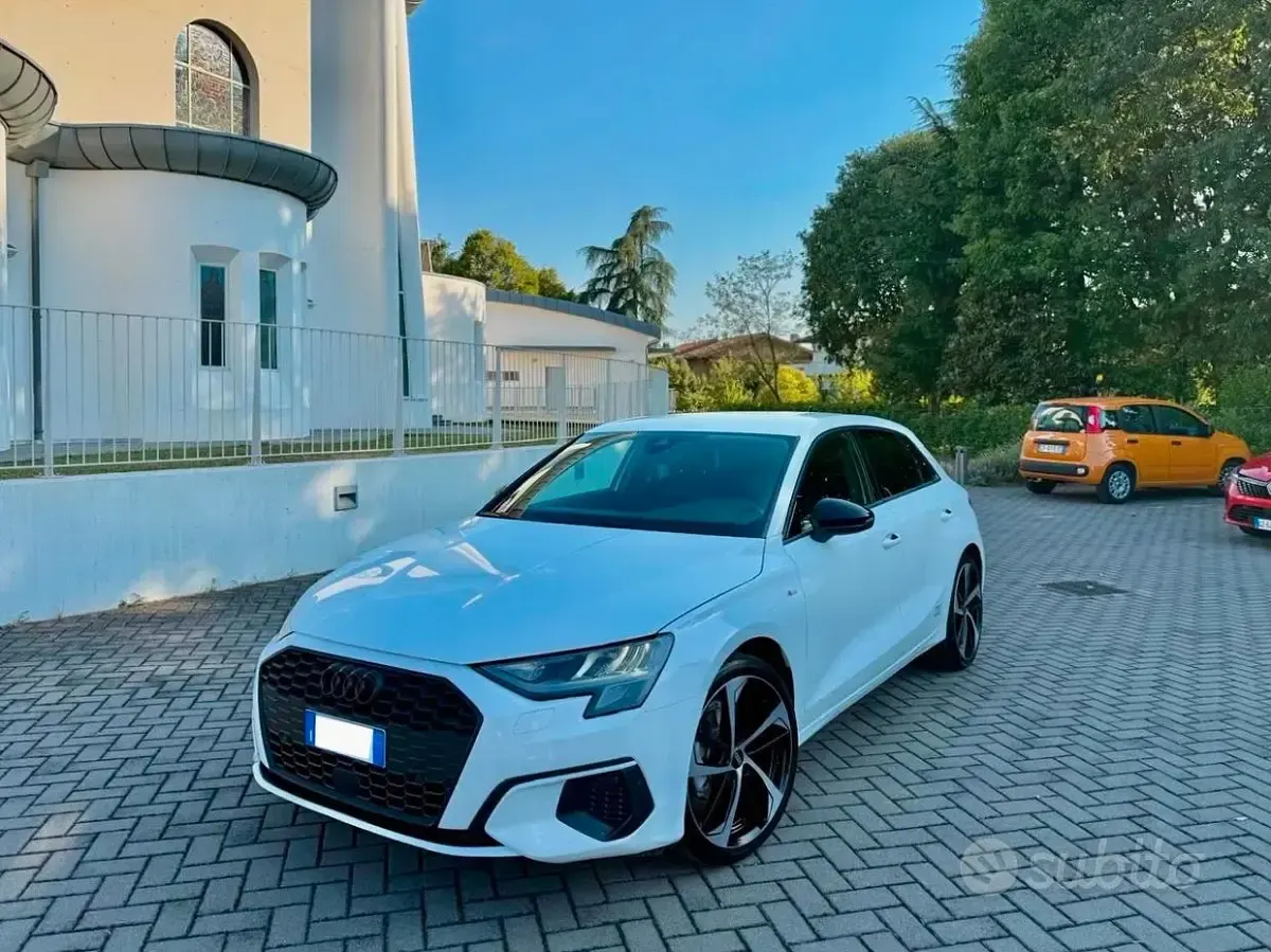Usata Audi A3 S-Line 150 CV (110 kW) 2023 Bianco Berlina