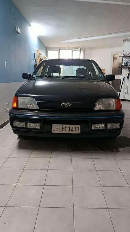 Usata Ford Fiesta 94 CV (69 kW) 1990 Nero Utilitaria