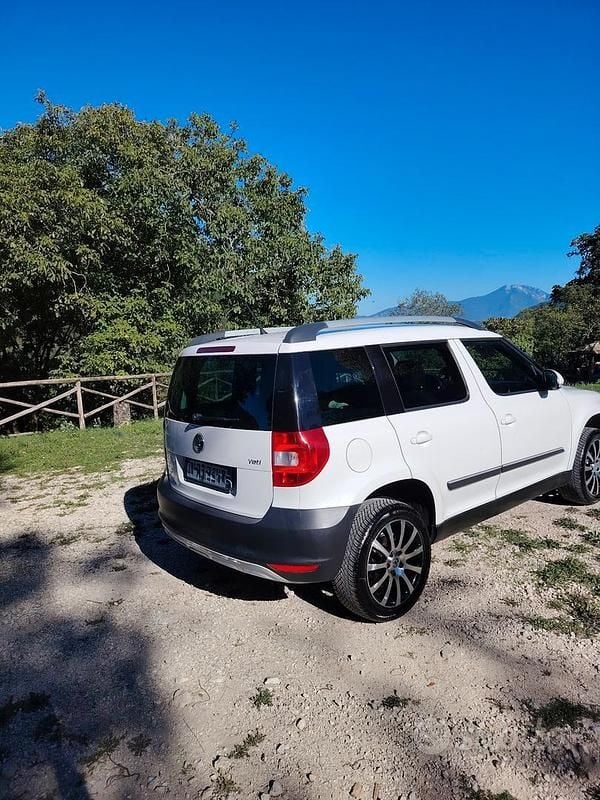 Usata Skoda Yeti 105 CV (77 kW) 2012 Bianco SUV