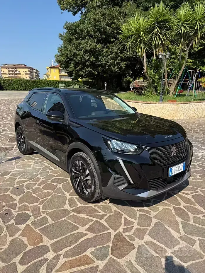 Usata Peugeot 2008 Allure 131 CV (96 kW) 2022 Nero SUV