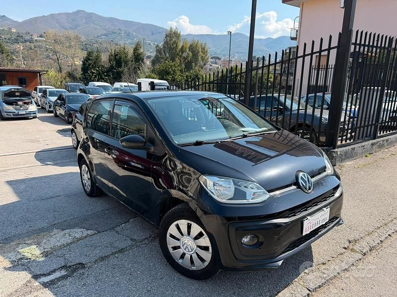 Usata VW up! Move 68 CV (50 kW) 2018 Nero Utilitaria