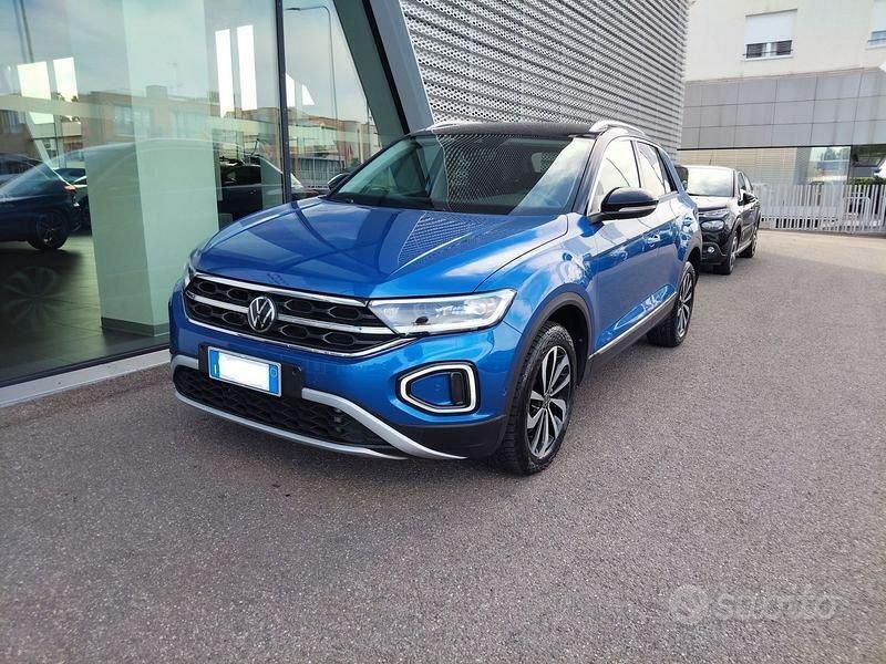 Blu Usata 2022 VW T-Roc Style SUV | 24.900 € (Buon prezzo) - Immagine 1/4